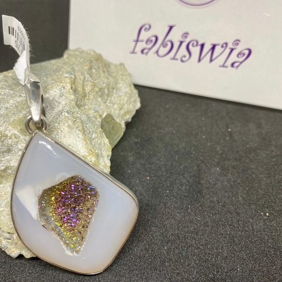 Pendant - Picture 2 of 3